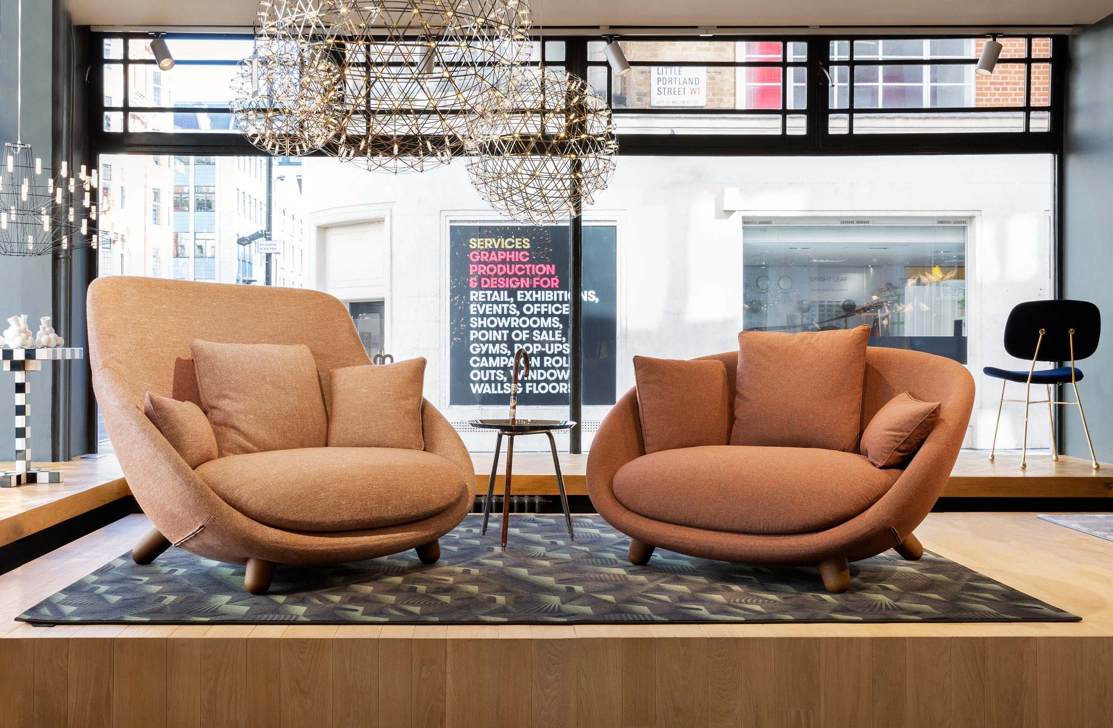 Moooi sales love chair